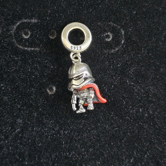 S925 Sterling Silver Stormtrooper Charm - Picture 3 of 5